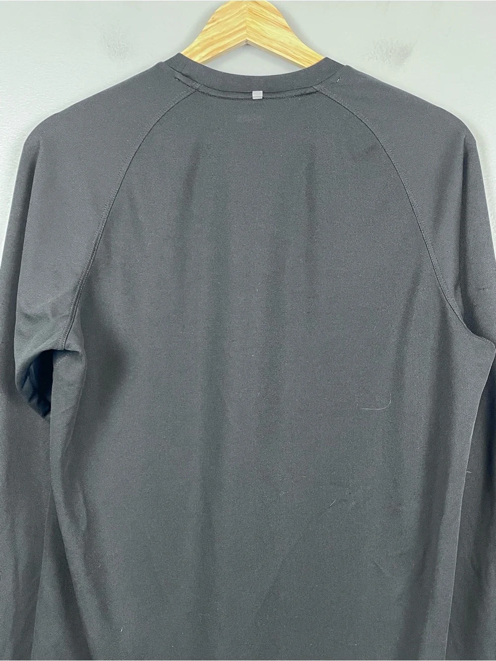 Nike FIt Dry Men's Black Long Sleeve Performance Training Shirt Size M; Running